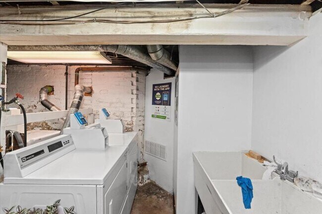 Photo - 1 bedroom in Chicago IL 60613 Unit 1R