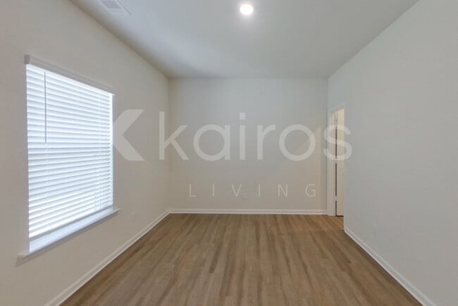 Photo - 3440 Bridgewood Dr