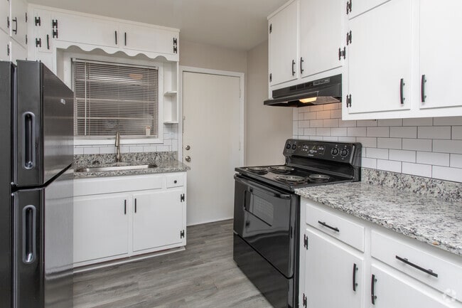 1BR, 1BA - 740SF