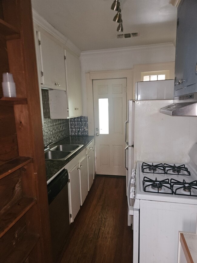 Building Photo - 1661 Marshall St Unit 4 Rental