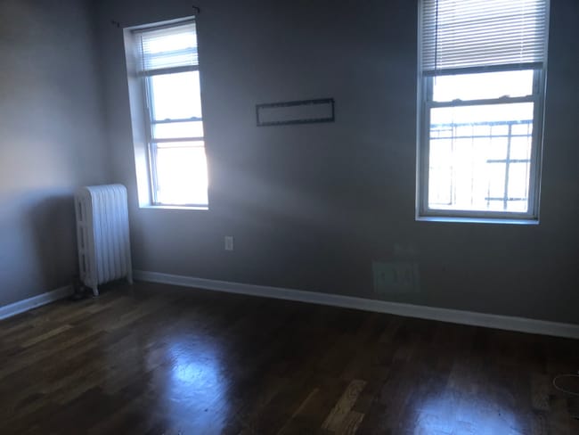 Photo - 146 Manhattan Ave Unit 1