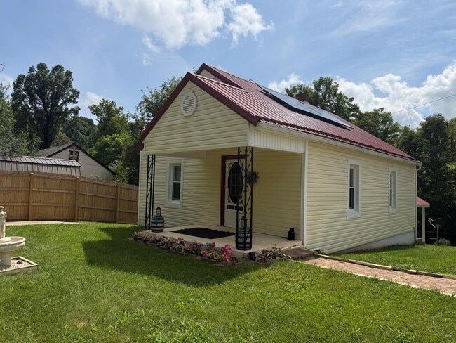Building Photo - 2274 Pioneer Dr