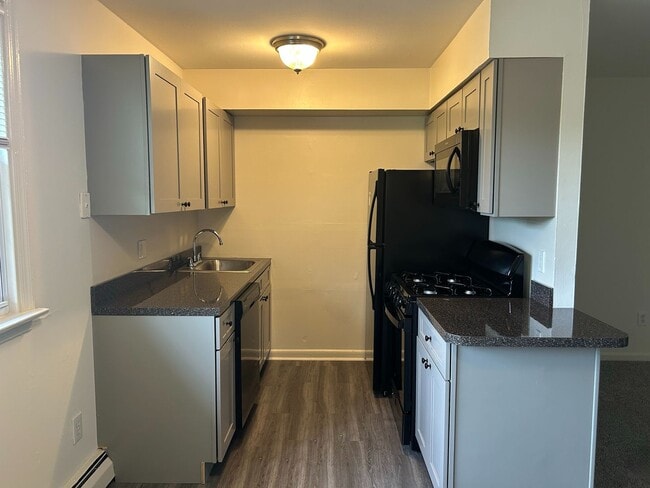 Photo - Broadmore Apartments