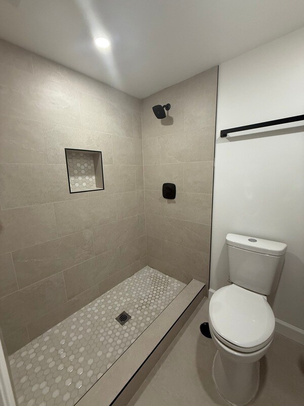 Photo - 1212 18th St NE