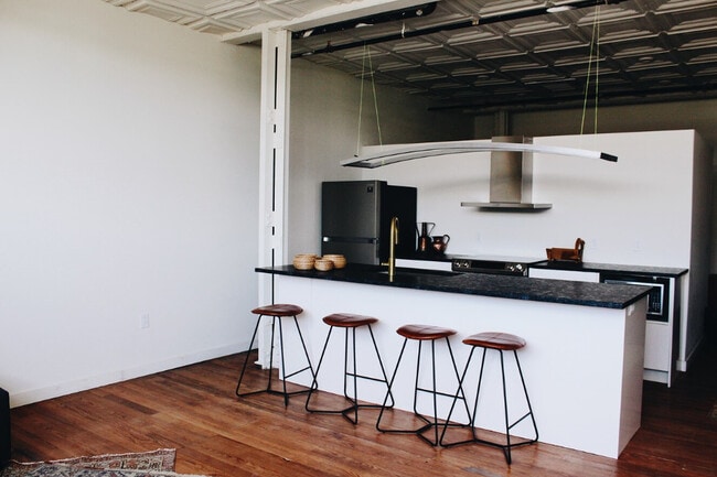 Brazos Unit - Stratton Lofts