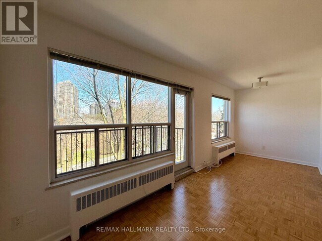 Photo - 30 Upper Canada Dr Unit 408