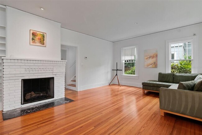 Photo - 126 8th Ave NE