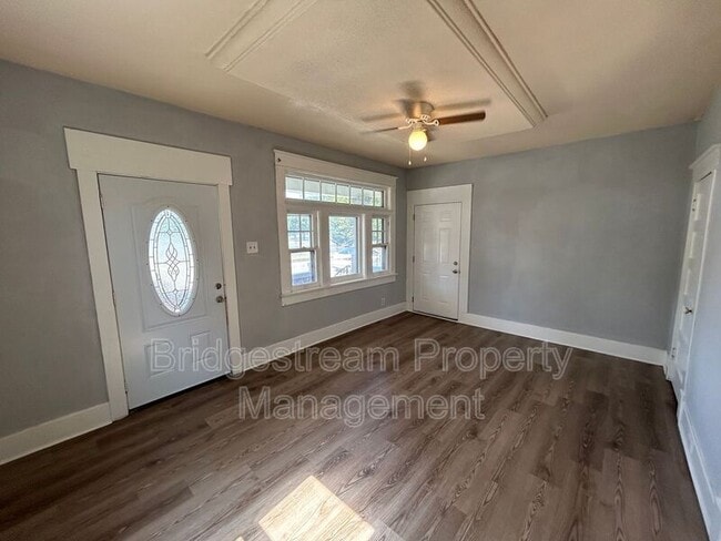 Photo - 330 Alaska St