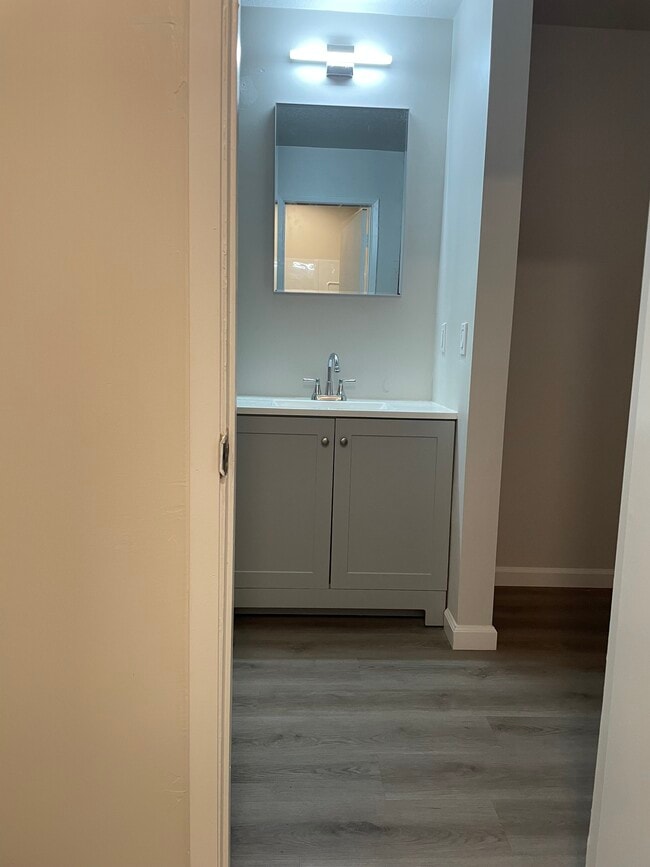 Regular studio - 274 sqft - The Presidio Apartments