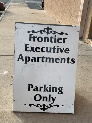 Photo - 210 W Dunnam St