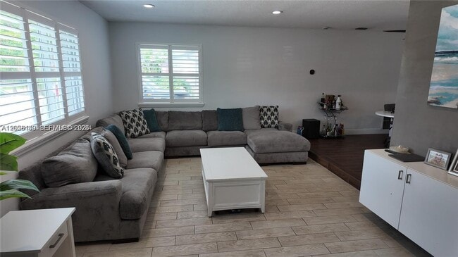 4081 Lake Dr