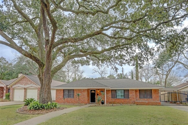 Building Photo - 9917 Cedardale Dr