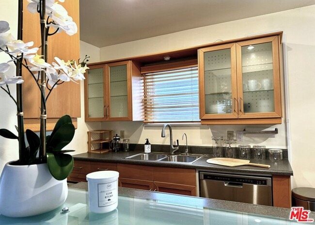 Photo - 8666 Cadillac Ave