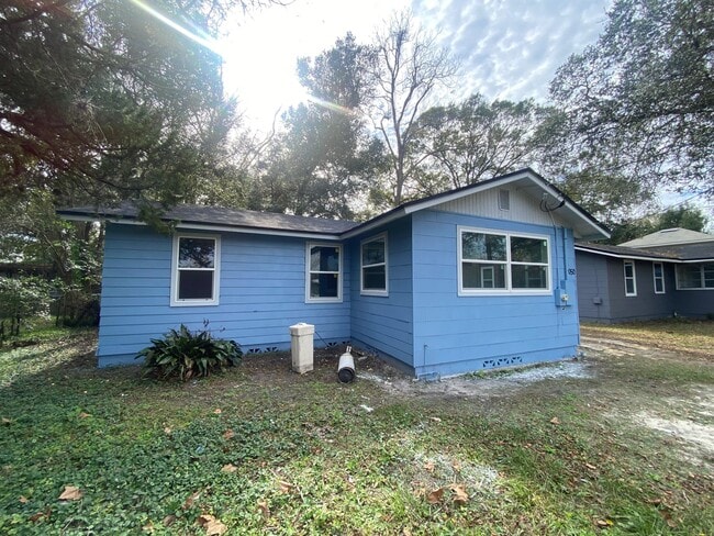 Photo - 2050 W 40th St