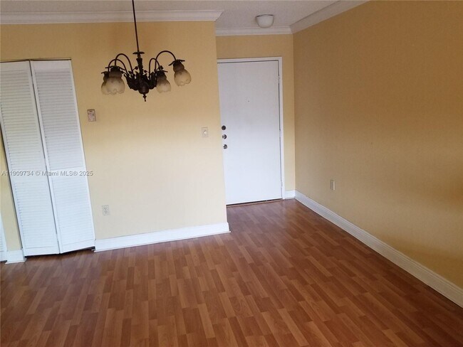 Photo - 9735 Fontainebleau Blvd Unidad G211