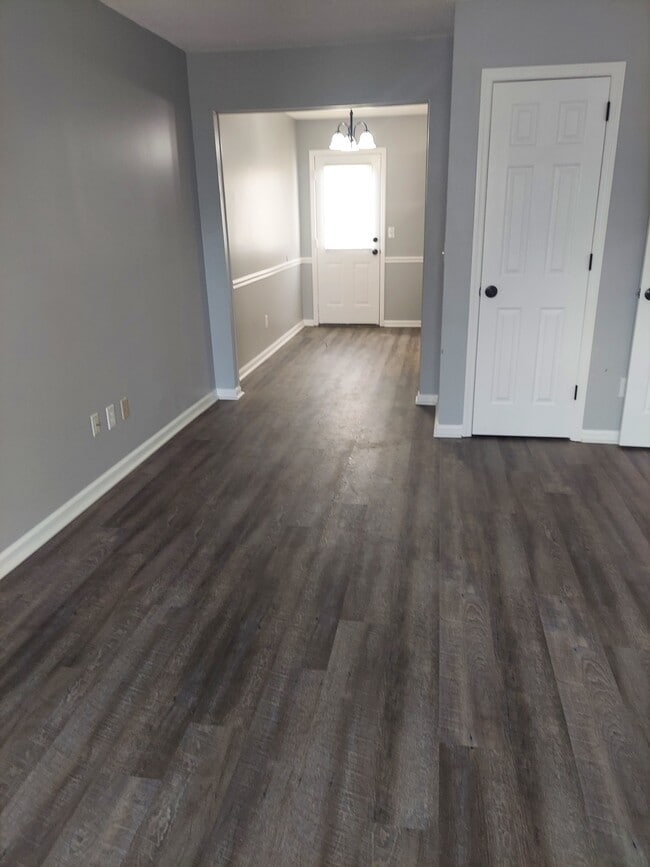 View of living room - 118 Eveningside Dr Unit A