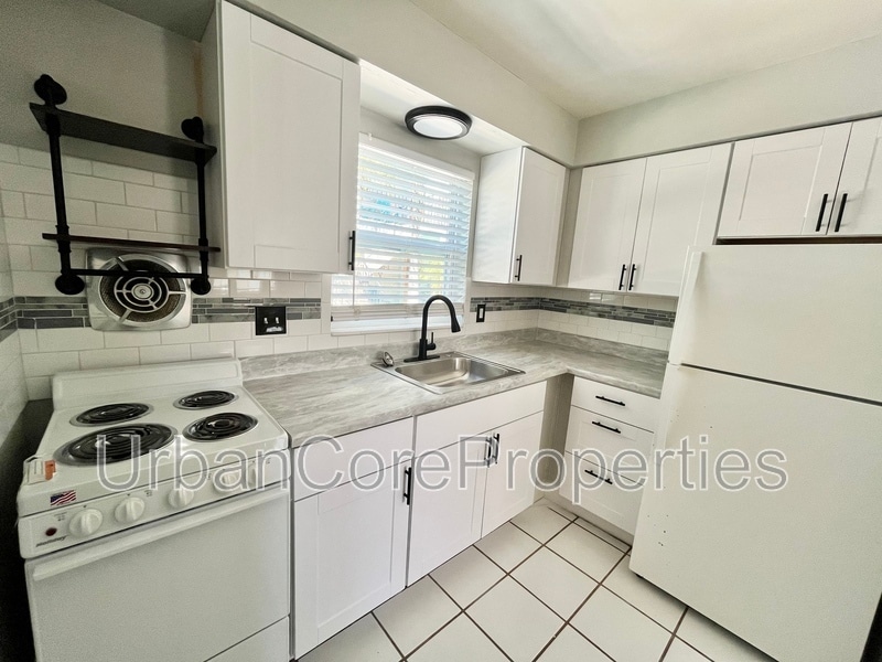 Photo - 321 24th Ave N Unit #2