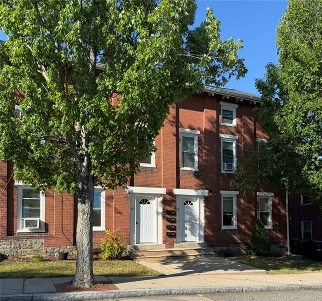 15 Main St