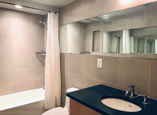 Photo - 1531 Packard St Unidad 4