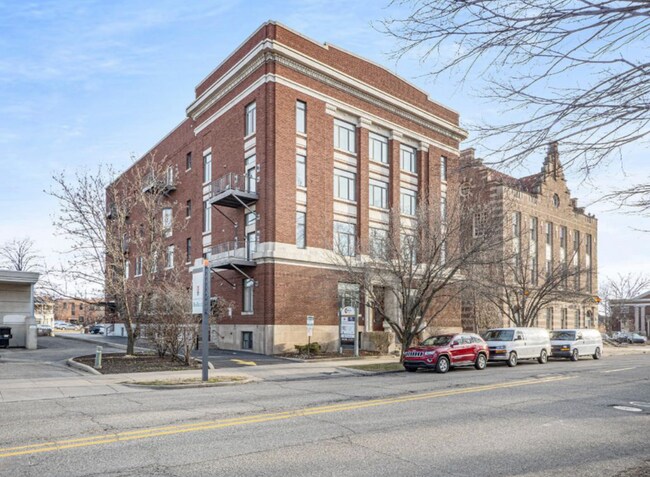 Photo - 17 W 10th St Unit 290