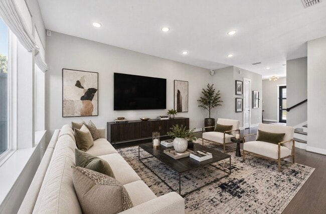 Photo - 1423 Biondo Way