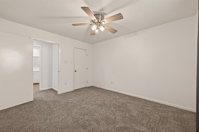 Building Photo - 8801 Hammerly Blvd Unit 1605