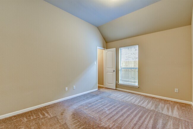 Photo - 5426 Linden Rose Ln