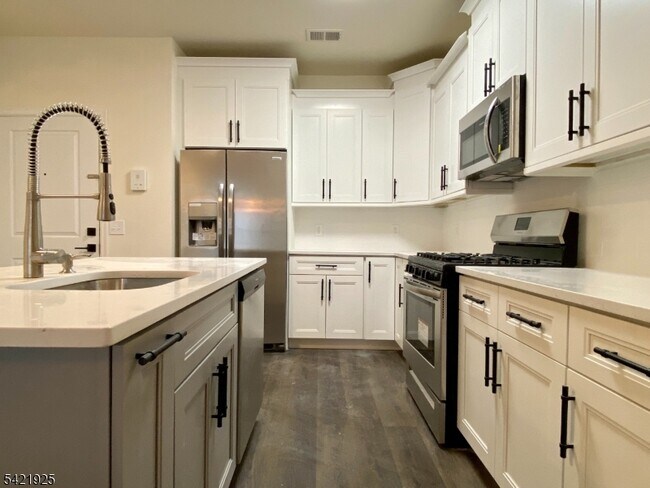 Photo - 169 Tarrington Rd Unit 305