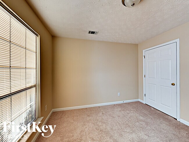 Photo - 85 Harvard Dr