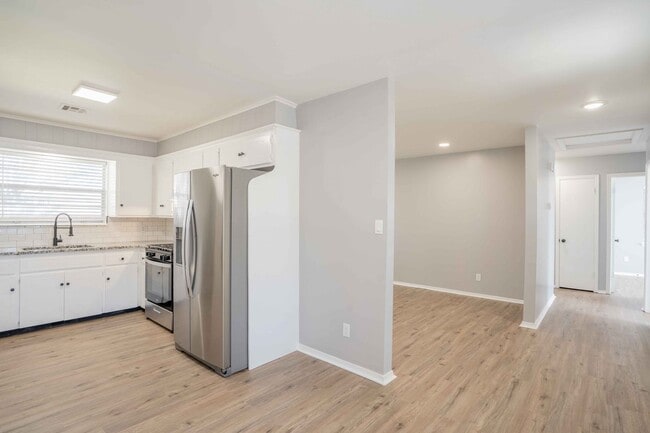 Photo - 3 Bedroom Broken Arrow Home, Available for an immediate move in!