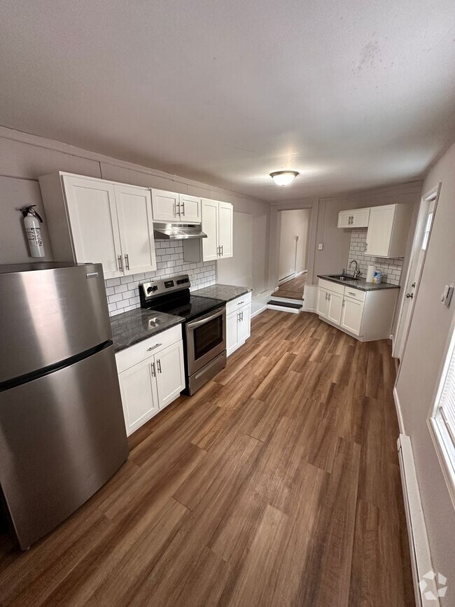 Building Photo - Recently Remodeled 4 bed in Reading Rental
