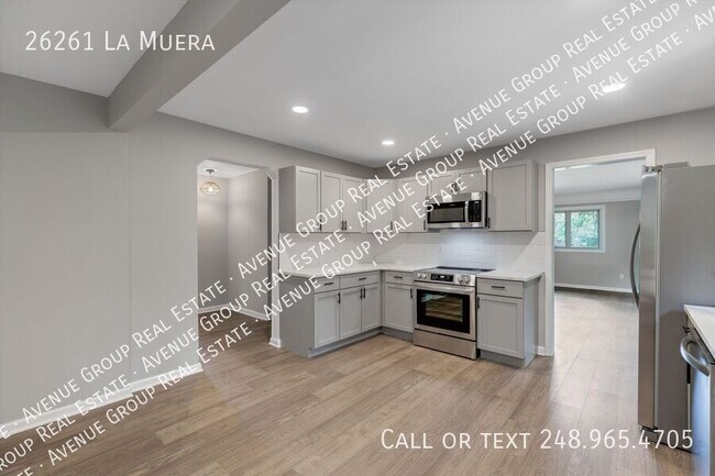 26261 La Muera St
