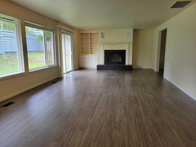 Photo - 163 Hurricane Ridge Dr