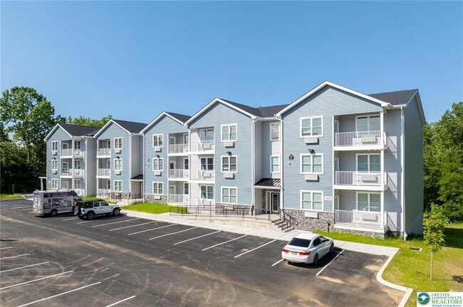 Building Photo - 948 N Front St Unit C-2