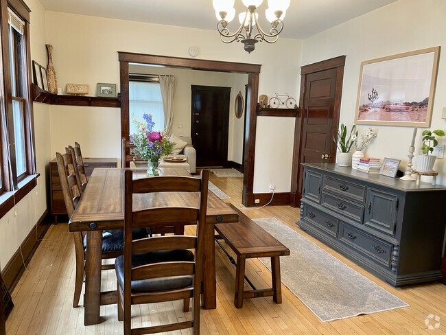 Building Photo - 312 N 69th St Unit 312 N 69th St Rental