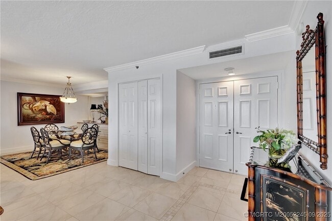 500 Ocean Dr Unidad W11