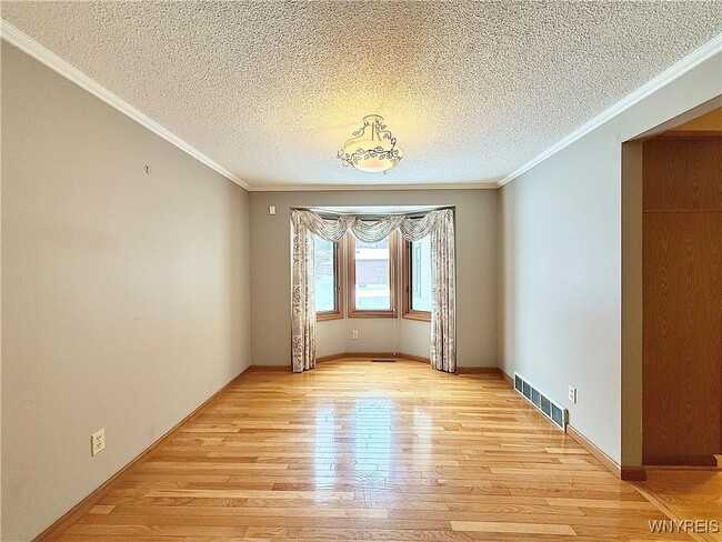 Photo - 8 Hummingbird Ln