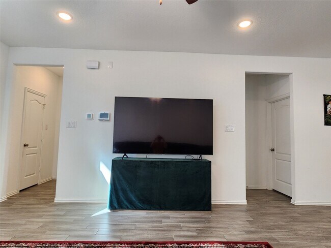 Photo - 31322 Whitfield Ct