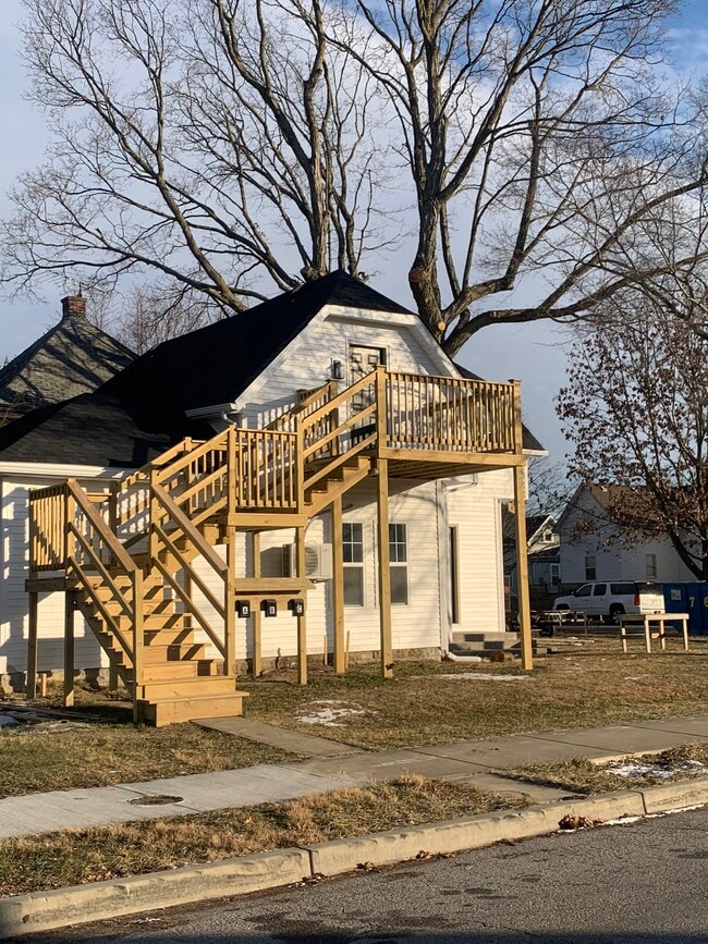 Building Photo - 619 S Armstrong St Unit C