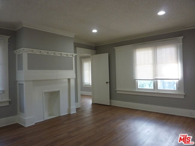 Photo - 1330 Crenshaw Blvd