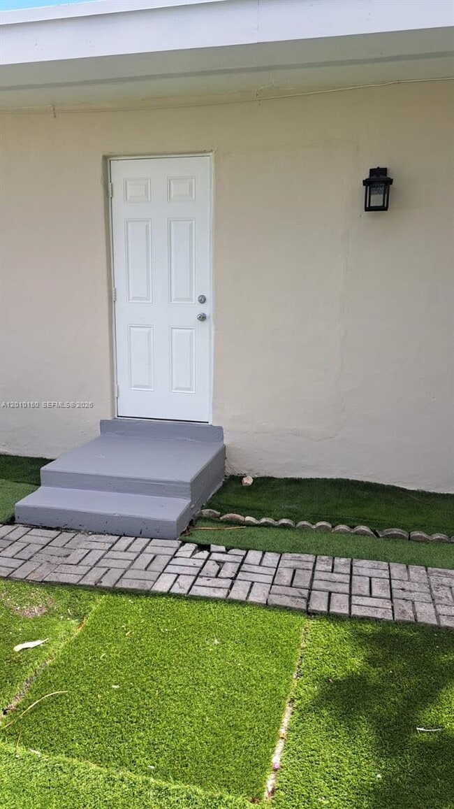 Photo - 2457 NW 35th St Unidad B