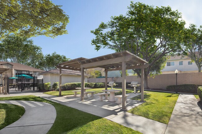 Rosewood Apartments