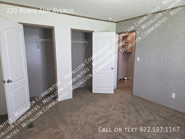 Photo - 220 Robin Ann Ave