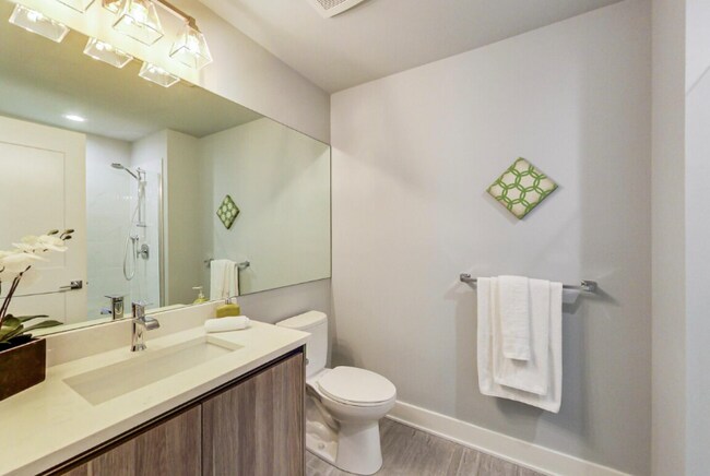 Photo - 1168 N Wells St Unidad 808