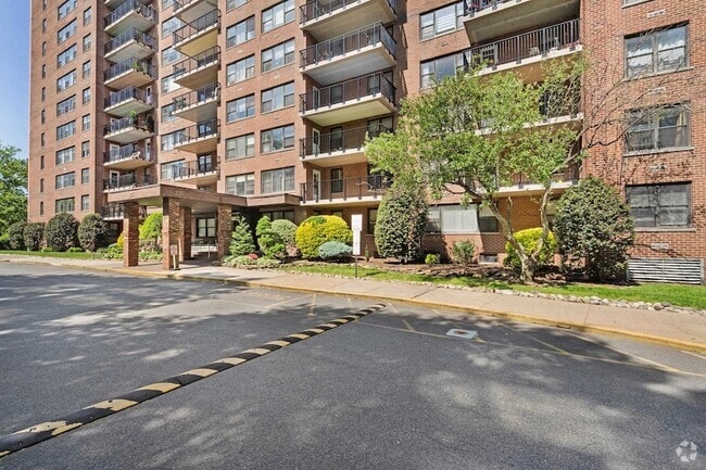 Building Photo - 225 St Pauls Ave Rental