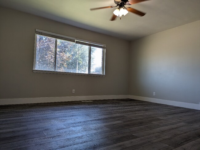 Photo - 1089 W 300 N St