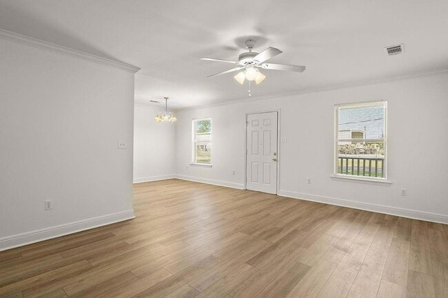 403 W 33rd Ave