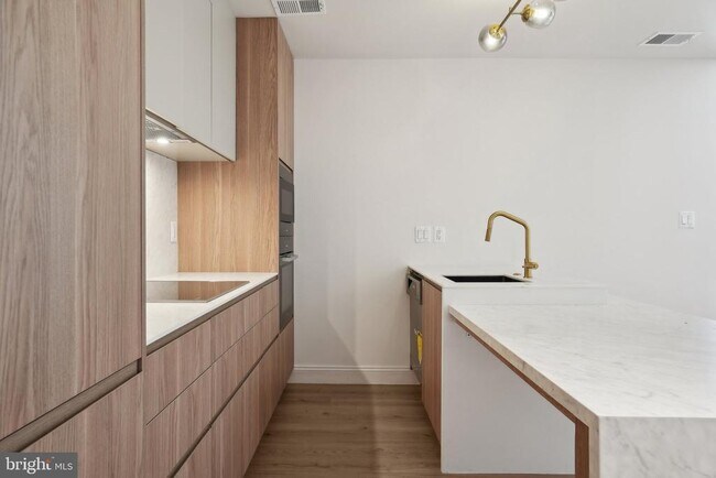 Building Photo - 23 Logan Cir NW Unit NO. 2 Rental
