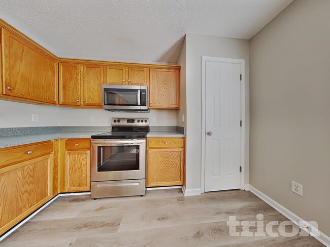 Photo - 103 Fairfax Dr