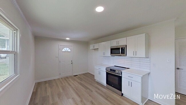 206 Plaza Dr